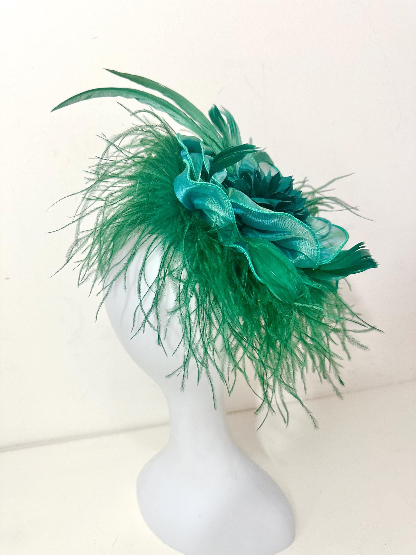 Green and Gold Christmas Fascinator Hat, Gold Green Dark Green Feather Hat,Church Wedding Fascinator Hat, Christmas Tea Party Hat Fascinator