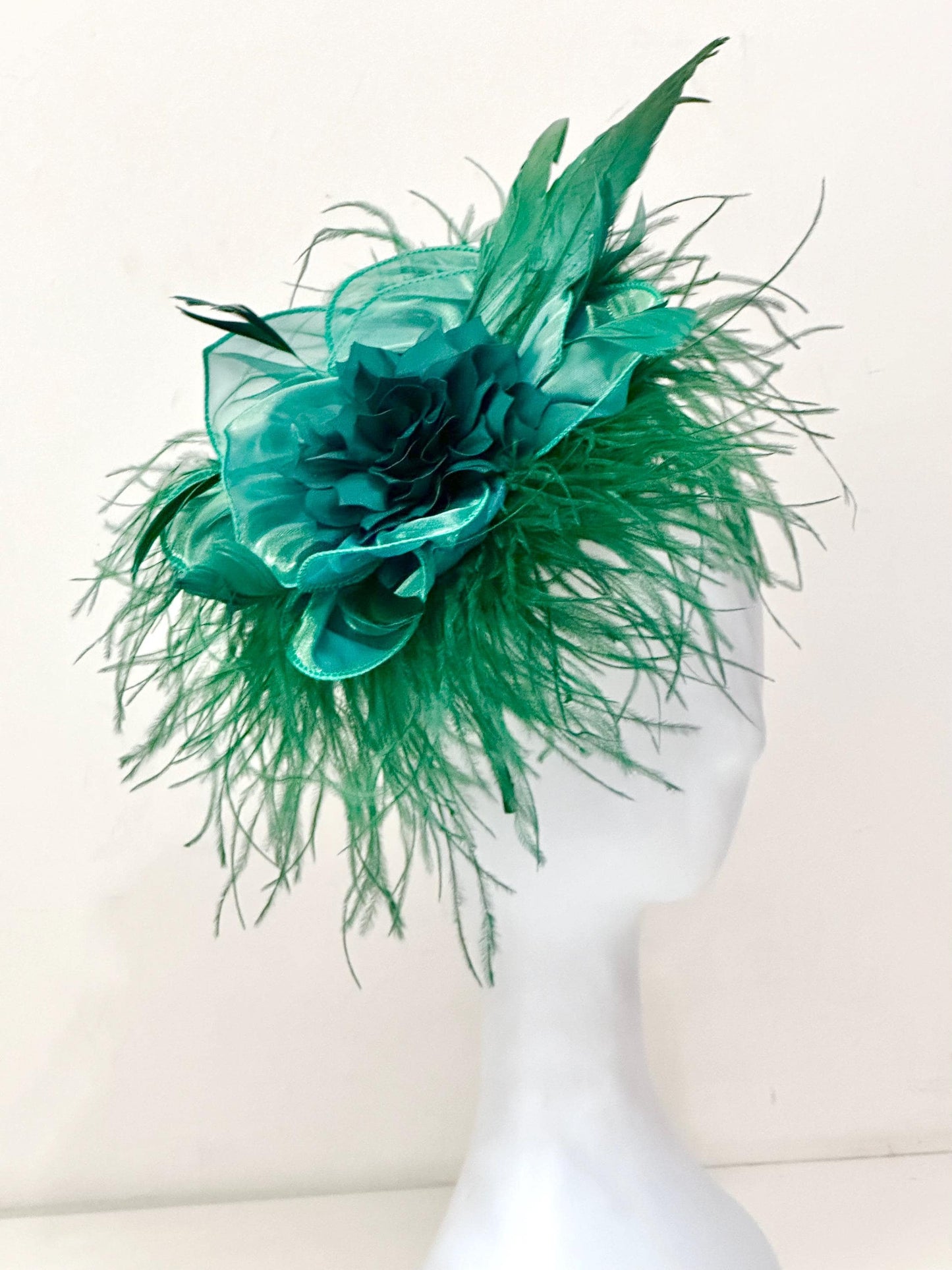 Green and Gold Christmas Fascinator Hat, Gold Green Dark Green Feather Hat,Church Wedding Fascinator Hat, Christmas Tea Party Hat Fascinator